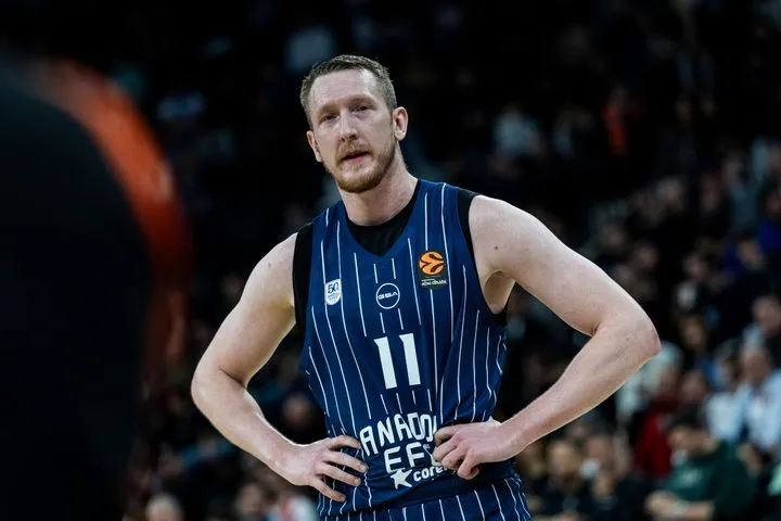 Πλήγμα για την Αναντολού Εφές: Αιμάτωμα στον αριστερό μηριαίο ο Ρόλαντς Σμιτς