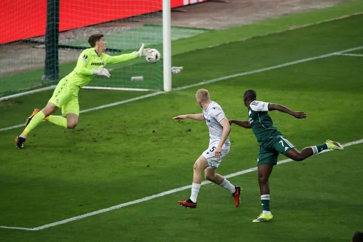 Θωρηκτό Τεττέη: Στο ευρωπαϊκό του ντεμπούτο σκόραρε με άπιαστη καρφωτή κεφαλιά