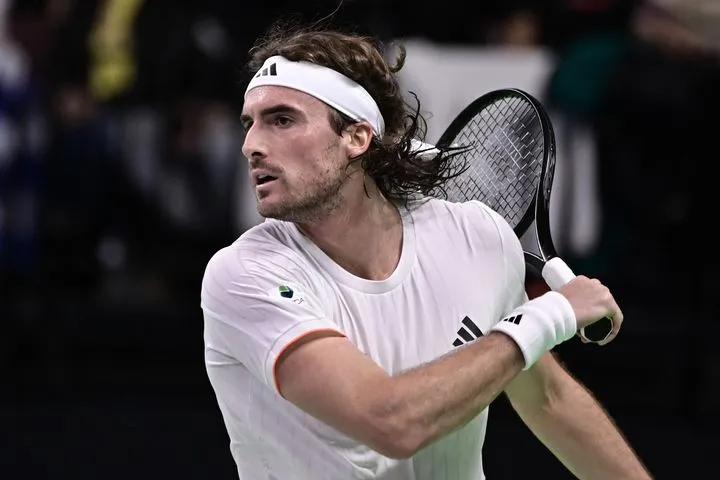 Τσιτσιπάς: "Έχω να παίξω πάνω από μια 10ετία σε τόσο κακό γήπεδο"