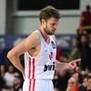 Ολυμπιακός – Παναθηναϊκός AKTOR: Στα αποδυτήρια ο Βεζένκοβ – Τραυματίστηκε και αποχώρησε