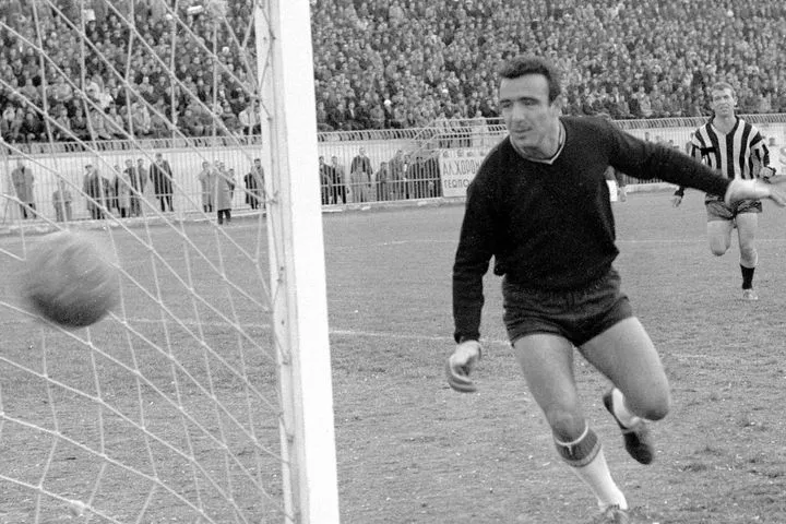 Πέθανε ο Μιχάλης Βουτσαράς