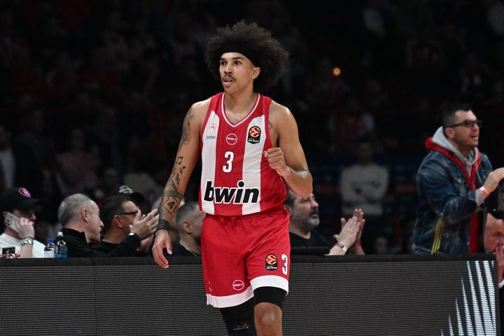 Το εντυπωσιακό καλάθι και φάουλ του Γουόρντ στο Ολυμπιακός – Ερυθρός Αστέρας