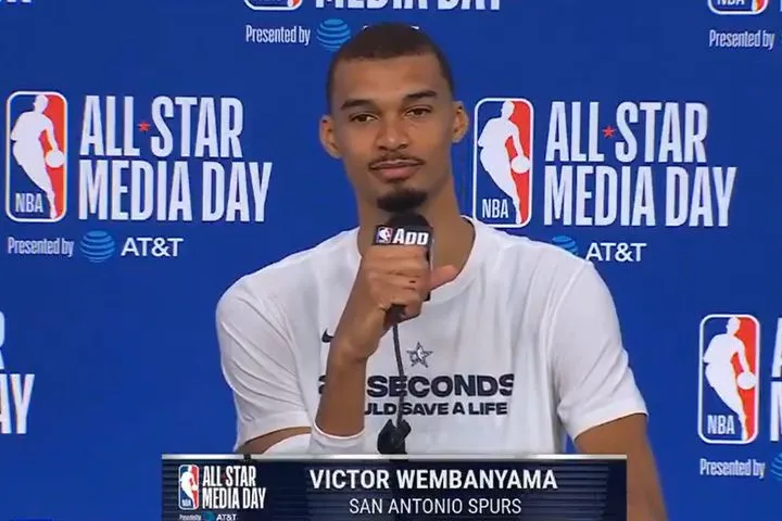 Γουεμπανιαμά για το αν θα δακρύσει όταν ο ΛεΜπρον αποσυρθεί: "Όχι"