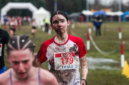 Tρέχοντας στη λάσπη: Οι συγκλονιστικές φωτογραφίες από το Πανελλήνιο Πρωτάθλημα ανωμάλου δρόμου