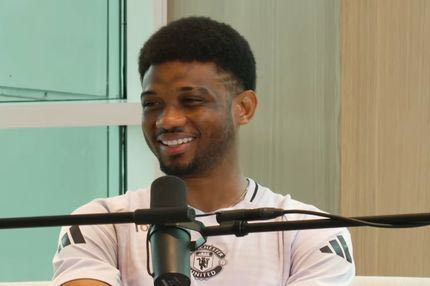 Ο Αμάντ Ντιαλό αποκάλυψε την αλήθεια πίσω από το viral χρυσό σακάκι του Λενί Γιορό στα αποδυτήρια της Γιουνάιτεντ