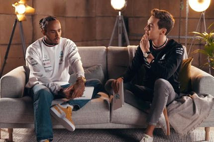 Η αμήχανη στιγμή του Χάμιλτον όταν ο Ράσελ τον ρώτησε για την Κιμ Καρντάσιαν μπροστά στις κάμερες