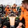 Αγνώριστη McLaren: Πού οφείλεται το πολύ άσχημο φετινό ξεκίνημα της πρωταθλήτριας της Formula 1