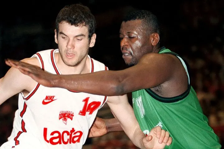 Ο Παναθηναϊκός απάντησε στην Μπανταλόνα με φωτογραφία από το νικητήριο σουτ του Κορνίλιους Τόμσον απέναντι στον Ολυμπιακό