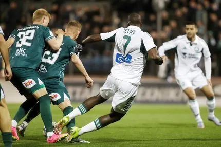 Παναθηναϊκός για το πέναλτι στον Τεττέη: "Ο διαιτητής όχι απλά δεν το είδε, αλλά καταλόγισε και επιθετικό φάουλ"