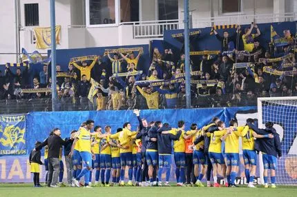 Παίκτες και κόσμος του Παναιτωλικού έγιναν ένα μετά τη νίκη κόντρα στην Κηφισιά