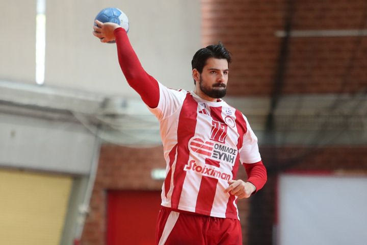 Άνετη νίκη του Ολυμπιακού επί της Δράμας, μια ανάσα οι ερυθρόλευκοι από το πλεονέκτημα έδρας στη Handball Premier