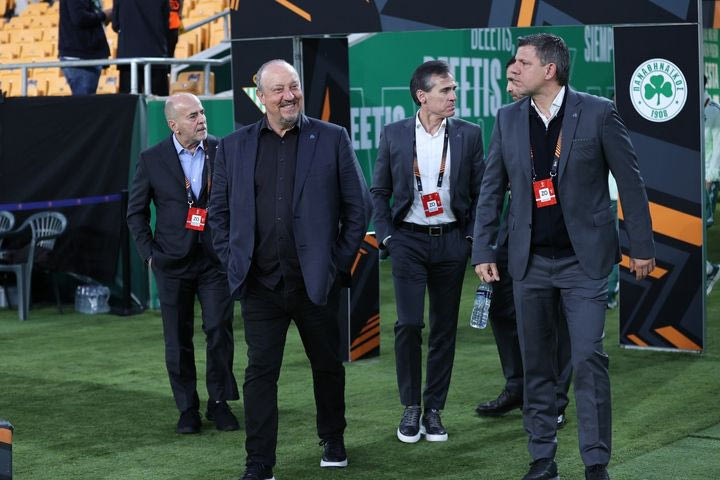 Αποθέωση για την αποστολή του Παναθηναϊκού στο Καρτούχα, τετ-α-τετ Αλαφούζου με Μπενίτεθ