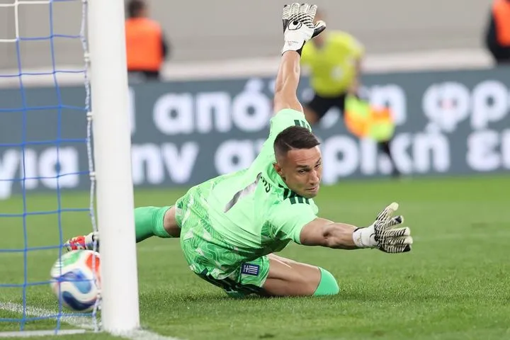 Ο Γκόμεθ με δυνατή εκτέλεση φάουλ έκανε το 0-1 για την Παραγουάη κόντρα στην Εθνική