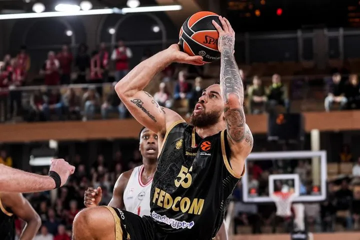 Εκτός δράσης για 2-3 εβδομάδες ο Μάικ Τζέιμς – Τι ισχύει για το ματς με τον Παναθηναϊκό AKTOR