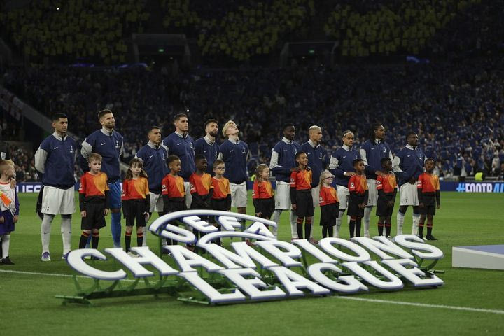 Η UEFA τιμώρησε την Τότεναμ για ναζιστικούς χαιρετισμούς οπαδών της: Τους απέκλεισαν επ' αόριστον οι Λονδρέζοι