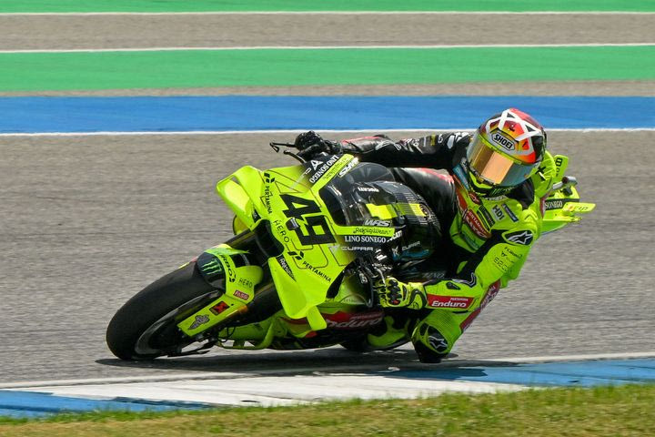 Πολ ποζίσιον του Ντι Τζιαναντόνιο στη Βραζιλία, εμπρός από τους Μπετζέκι και Μάρκεζ