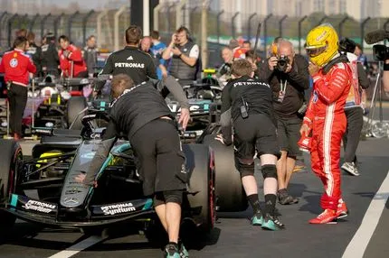 Χάμιλτον: "Ξέρω τι κάνει η Mercedes με τον κινητήρα της" -Νόρις: "Όταν είσαι πίσω, φτιάχνεις ιστορίες στο μυαλό σου"