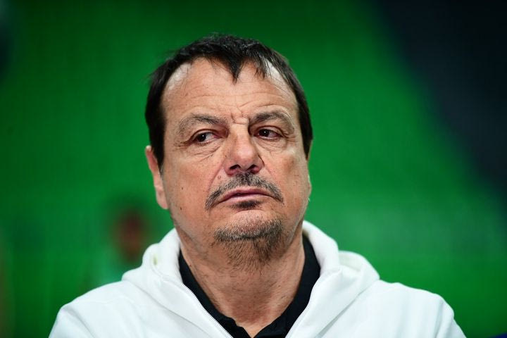 Αταμάν: “Οταν σκέφτομαι τον Ερυθρό Αστέρα θυμάμαι ότι 20.000 οπαδοί φώναζαν Ολυμπιακός, Ολυμπιακός”