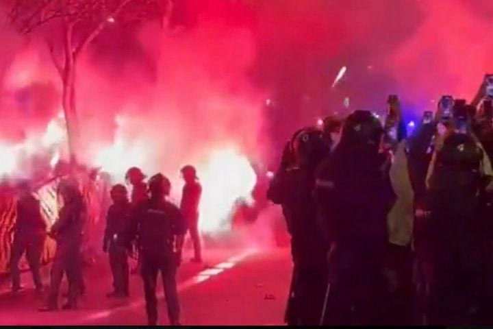 Επεισοδιακή η άφιξη της Ατλέτικο στο "Καμπ Νόου", αντικείμενο έσπασε παράθυρο στο πούλμαν των Μαδριλένων