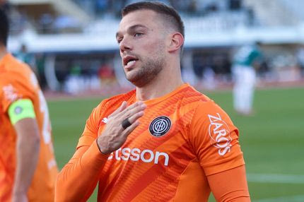 Νοκ-άουτ από το ματς με τον Ολυμπιακό ο Γκονθάλεθ - Αναμονή για τη σοβαρότητα της κατάστασής του