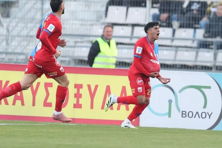 Το 1-0 του Βόλου με τον Κόμπα μετά από άψογη συνεργασία με τον Ουρτάδο