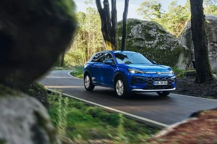 Volkswagen T-Roc: H οικογενειακή πλευρά της νέας γενιάς του γερμανικού SUV