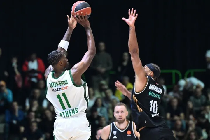 Παναθηναϊκός AKTOR: Αδιανόητο buzzer beater τρίποντο με ταμπλό μπροστά στον Καμπενγκέλε και… τέζα η Dubai BC