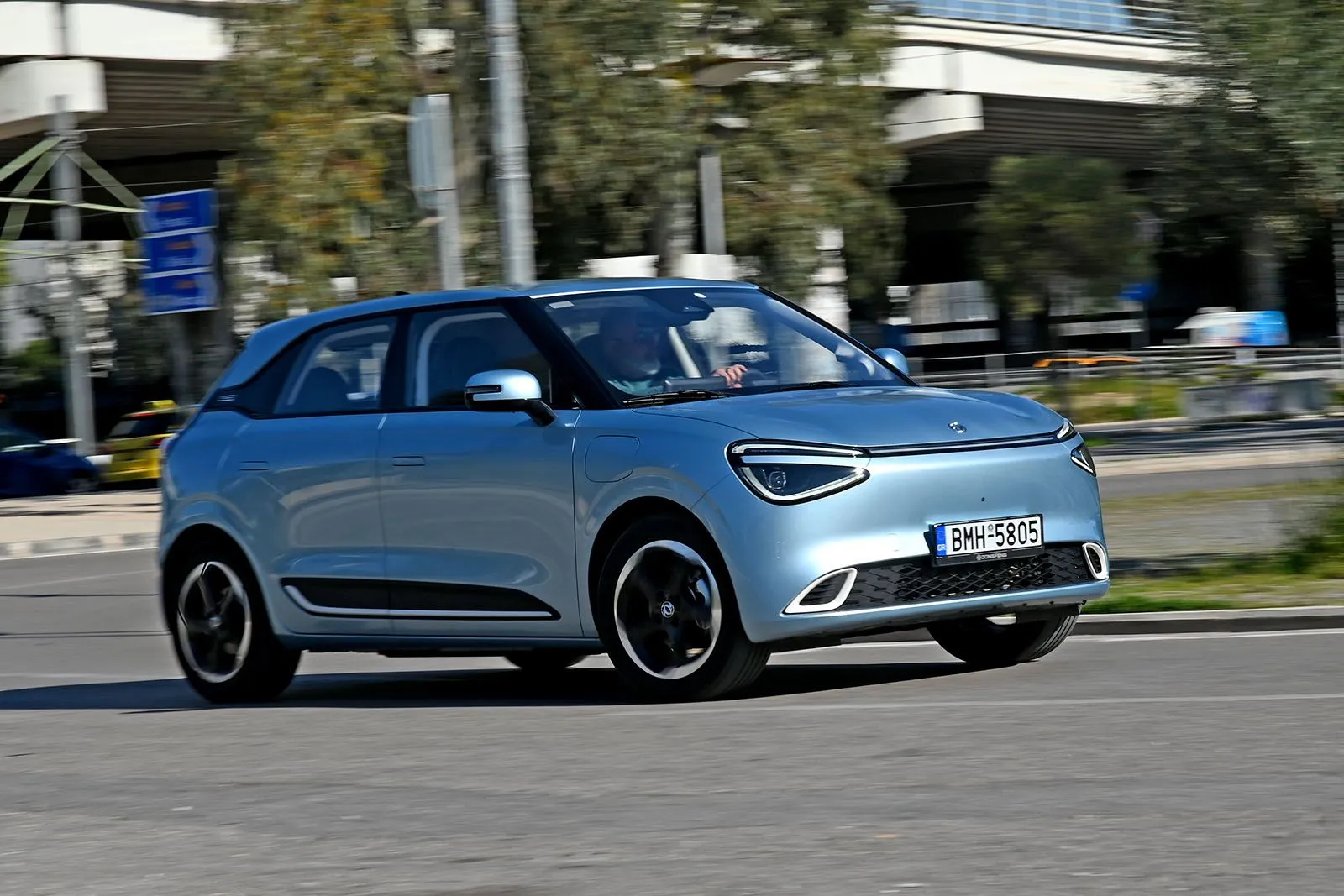 Δοκιμή του πολλά υποσχόμενου “εισαγωγικού” ηλεκτρικού Dongfeng Box