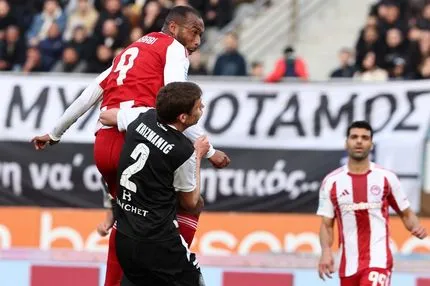 Ο Ελ Κααμπί γιόρτασε με γκολ την ανανέωση συμβολαίου, ανοίγοντας το σκορ στο Παγκρήτιο με φοβερή κεφαλιά