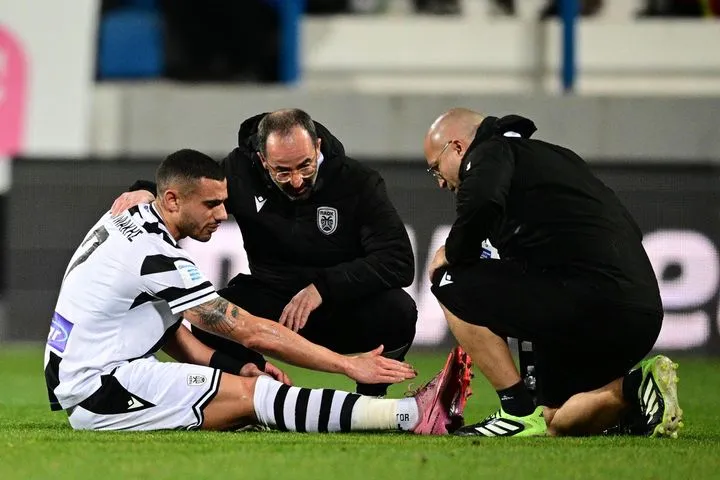 Κηφισιά – ΠΑΟΚ: Ο Γιακουμάκης έγινε αναγκαστική αλλαγή λόγω προβλήματος στον αστράγαλο, ανησυχία ενόψει Ολυμπιακού