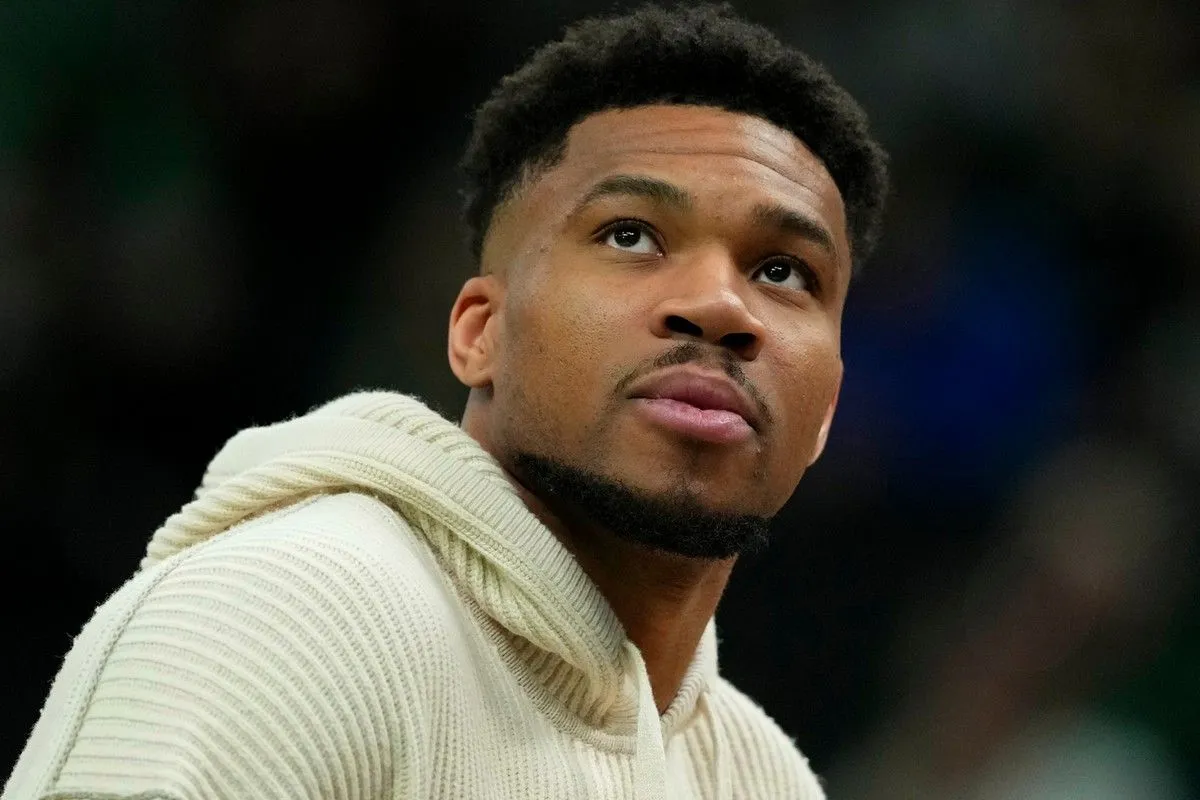 Ιδιοκτήτης Μπακς για Αντετοκούνμπο: «Ή θα υπογράψει επέκταση συμβολαίου ή θα τον ανταλλάξουμε»