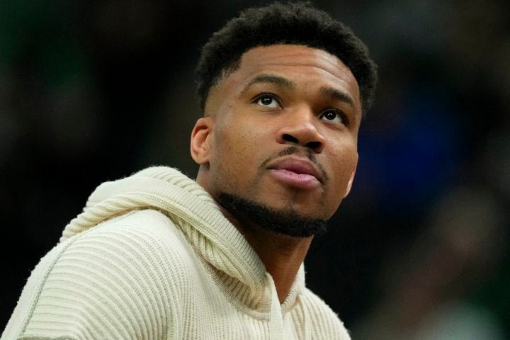 Ιδιοκτήτης Μπακς για Αντετοκούνμπο: "Ή θα υπογράψει επέκταση συμβολαίου ή θα τον ανταλλάξουμε"