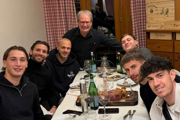 Εθνική Ιταλίας: Το δείπνο του Λοκατέλι με παίκτες της Ίντερ έφερε “θύελλα” αντιδράσεων στους οπαδούς της Γιουβέντους