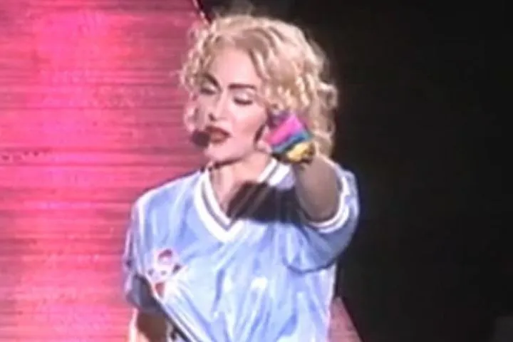 Θέλτα: Επιστολή στη Μαντόνα για την επιστροφή της φανέλας που φόρεσε στη συναυλία στο Μπαλαΐδος το 1990