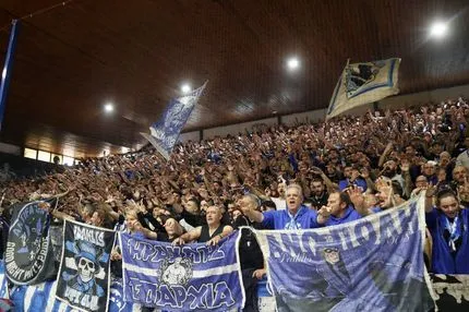 Φρενίτιδα στο Ιβανώφειο από τους φίλους του Ηρακλή - Το VIDEO του SPORT24