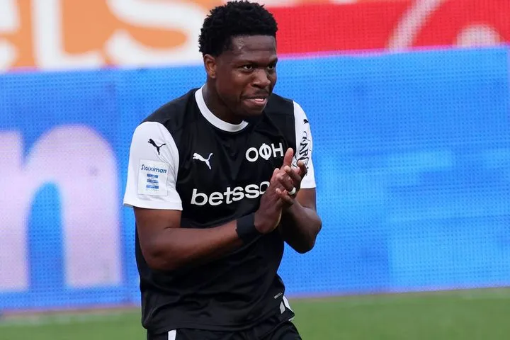 Ισέκα: “Έχω δεχθεί ρατσιστικά σχόλια, αυτή είναι η ιστορία μου”