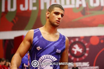 Για το χάλκινο μετάλλιο στο Ευρωπαϊκό της πάλης ο Νίκος Καραβάνος