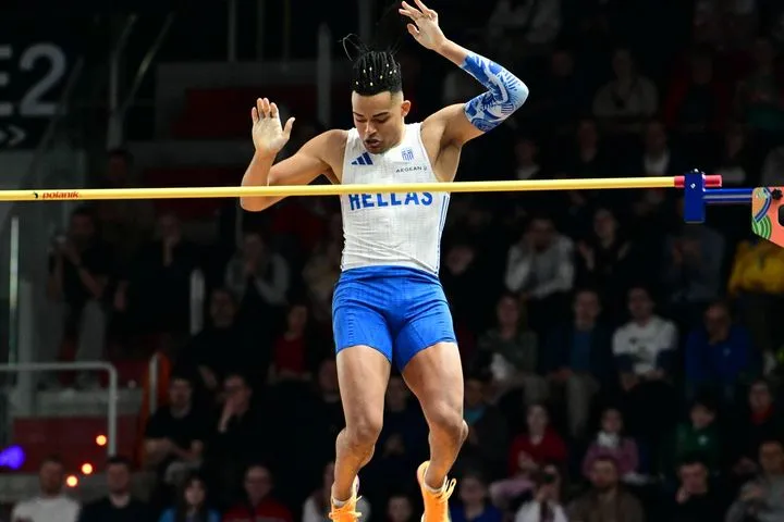 Άνετος ο Καραλής, πέρασε πανεύκολα τα 6.05 και κλείδωσε το μετάλλιο