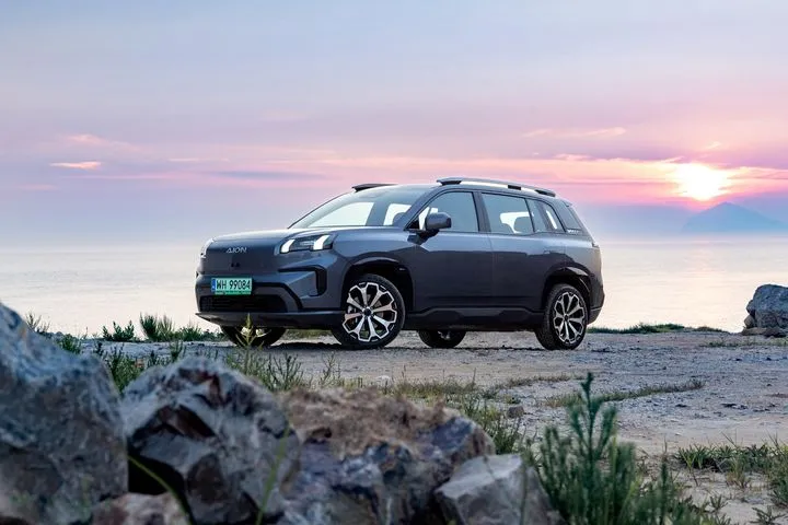H Aion ισχυρίζεται πως με το νέο C-SUV της, η μετάβαση στην ηλεκτροκίνηση γίνεται με τον πλέον φυσικό τρόπο
