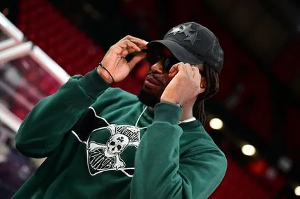 Με μπλούζα οργανωμένων οπαδών του Παναθηναϊκού ο Λεσόρ στο ΣΕΦ