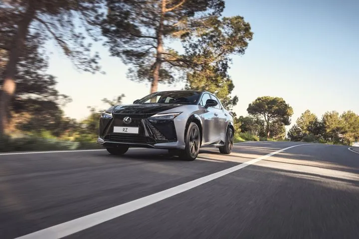 Η Lexus “έπαθε” Hyundai- Για πρώτη φορά προσομοιώνει χειροκίνητες αλλαγές ταχυτήτων σε αμιγώς ηλεκτρικό SUV μοντέλο της