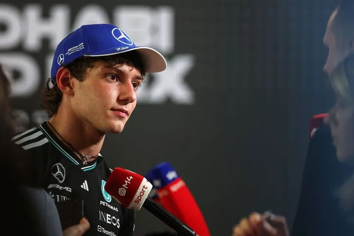 Γιατί η Ferrari δεν επέλεξε τον Κίμι Αντονέλι όταν μπορούσε: “Η πίεση για έναν νεαρό Ιταλό θα ήταν αφόρητη”