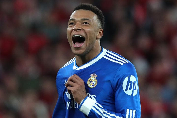 Ακολουθεί συντηρητική θεραπεία ο Εμπαπέ και αποφεύγει το χειρουργείο