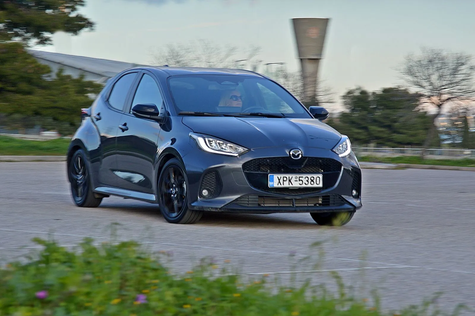 Οδηγούμε το Mazda 2 Hybrid που προσφέρει ιδιαίτερη οικονομία και κορυφαία ποιότητα στη μικρή κατηγορία