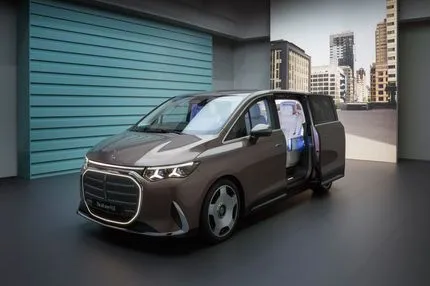 Αυτό είναι το μοντέλο που προσδιορίζει το μέλλον των επιβατικών van: Η επαναστατική ηλεκτρική Mercedes‑Benz VLE