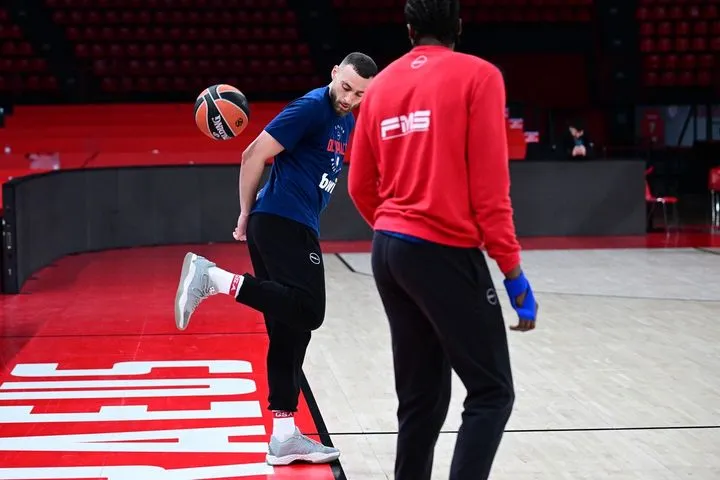 Olympiacos BC made in Brazil: Νετζήπογλου, Νιλικίνα και Γουόρντ το γύρισαν σε προπόνηση…. ποδοσφαίρου με τσαλιμάκια και τακουνάκια