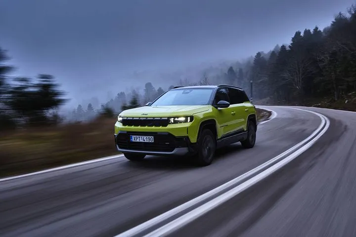 Οδηγήσαμε στην Ελλάδα τη νέα γενιά του Jeep Compass -Οι εκδόσεις και οι τιμές του νέου C-SUV