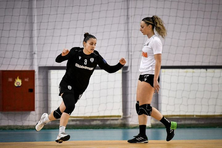 Ο ΠΑΟΚ ανέκτησε τα σκήπτρα του κυπέλλου χάντμπολ γυναικών, λύγισε την Αναγέννηση στην Άρτα