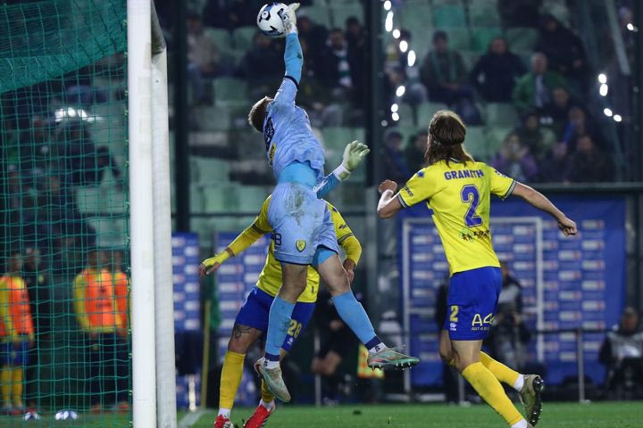 Ο Τζούριτσιτς απείλησε με κεφαλιά, απέκρουσε με υπερένταση ο Κουτσερένκο