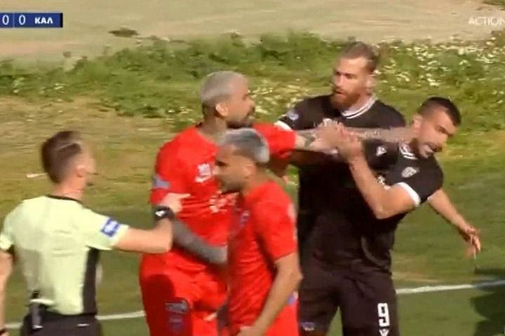 Πανιώνιος – Καλαμάτα: Μεγάλη ένταση στη Νέα Σμύρνη, αποβλήθηκε ο Κολοβός για χτύπημα σε αντίπαλο